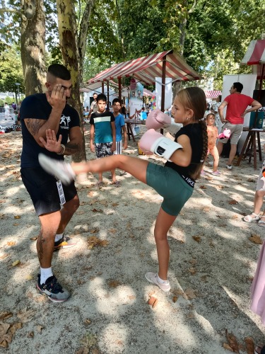 Familien beim Sportnachmittag